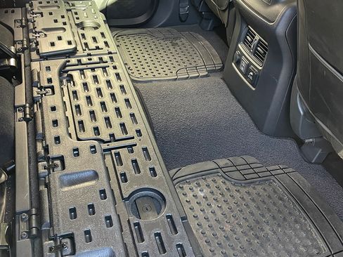 Used 2020 Nissan Titan SV w/ SV Convenience Package image 5