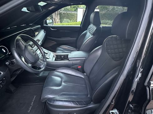 Used 2021 Hyundai Palisade Calligraphy w/ Winter Package image 2