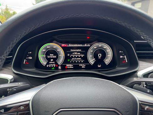 Used 2021 Audi A7 e Premium Plus w/ Executive Package image 6