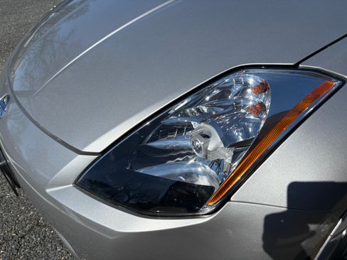 Used 2004 Nissan 350Z Touring image 13
