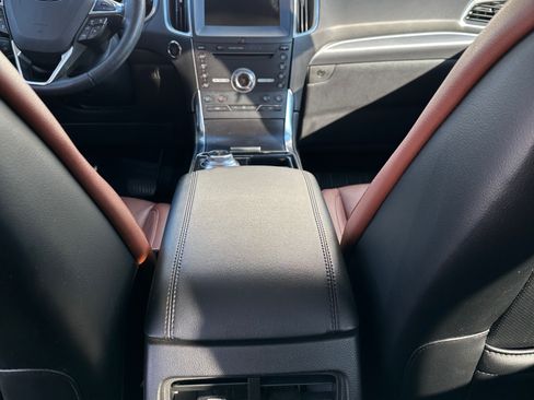 Used 2019 Ford Edge Titanium w/ Equipment Group 301A image 28