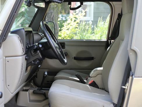 Used 2006 Jeep Wrangler Rubicon AWD/4WD image 10