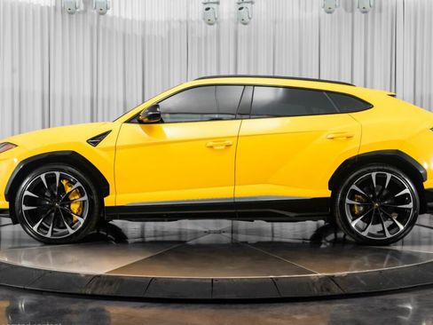 Used 2020 Lamborghini Urus AWD/4WD image 13