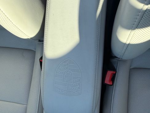 Used 2018 Porsche 911 Carrera 4 image 18