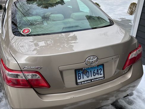 Used 2009 Toyota Camry LE image 2