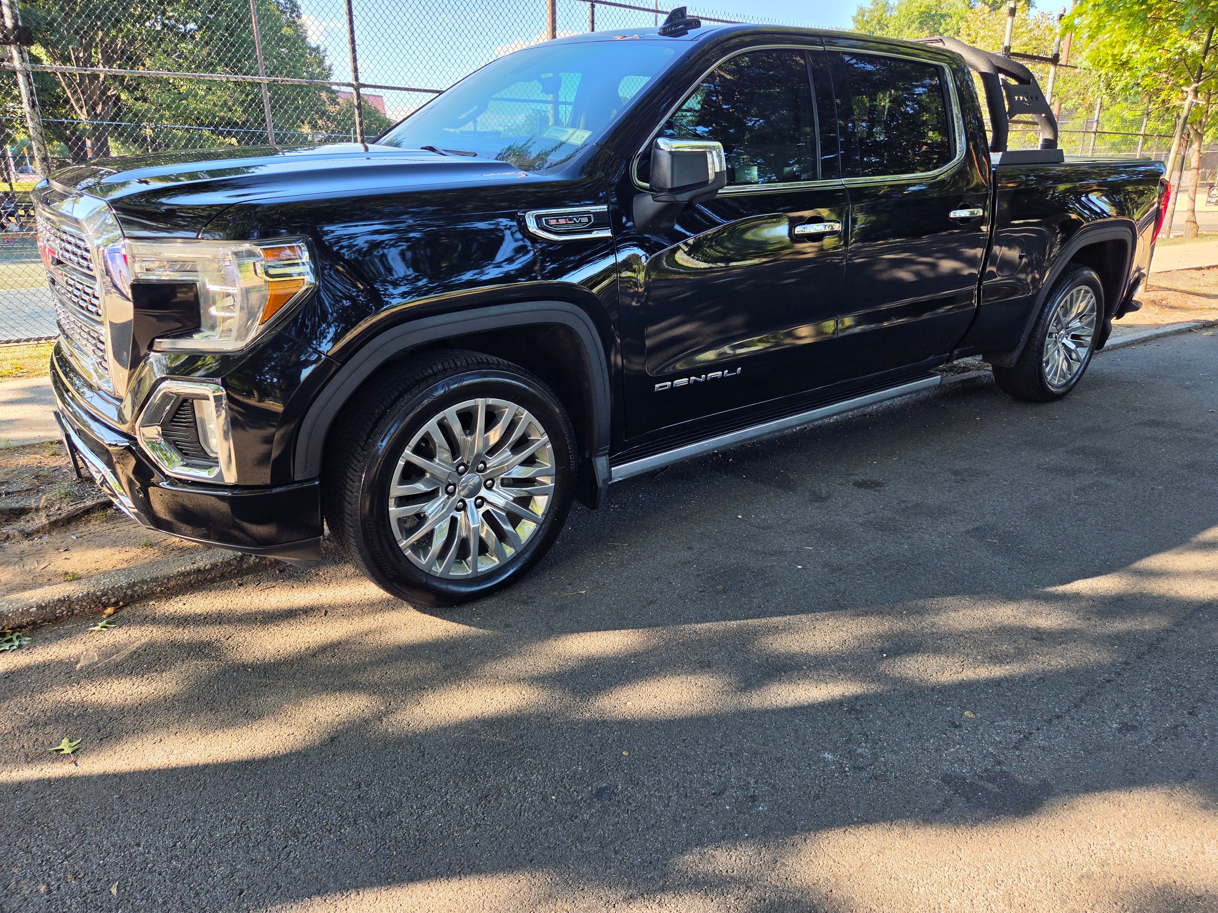 Used 2019 GMC Sierra 1500 Denali w/ Denali Ultimate Package AWD/4WD image 2