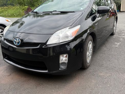 Used 2010 Toyota Prius Three FWD image 1