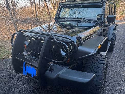 Used 2013 Jeep Wrangler Sport image 2