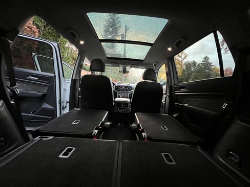 Used 2021 Volkswagen Atlas SEL R-Line image 23