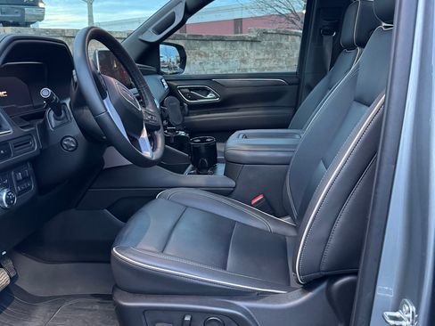 Used 2024 GMC Yukon SLT w/ SLT Premium Package image 21