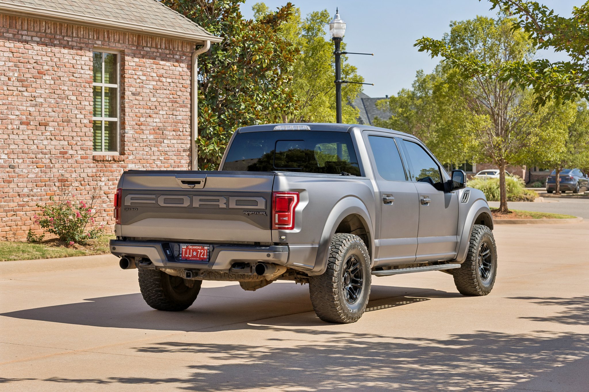 Used 2019 Ford F150 Raptor w/ Equipment Group 802A Luxury AWD/4WD image 2