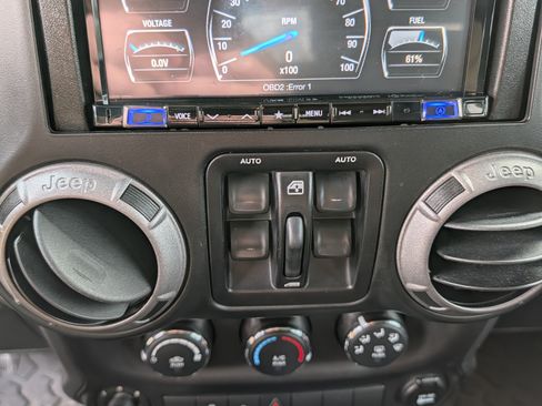 Used 2014 Jeep Wrangler Unlimited Sport w/ Quick Order Package 24S image 18