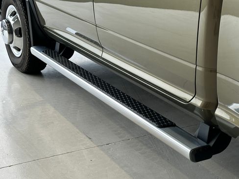 Used 2015 RAM 3500 Tradesman w/ Chrome Appearance Group image 9