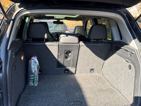 Used 2017 Volkswagen Tiguan Sport image 6