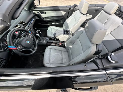 Used 2011 BMW 128i Convertible image 12