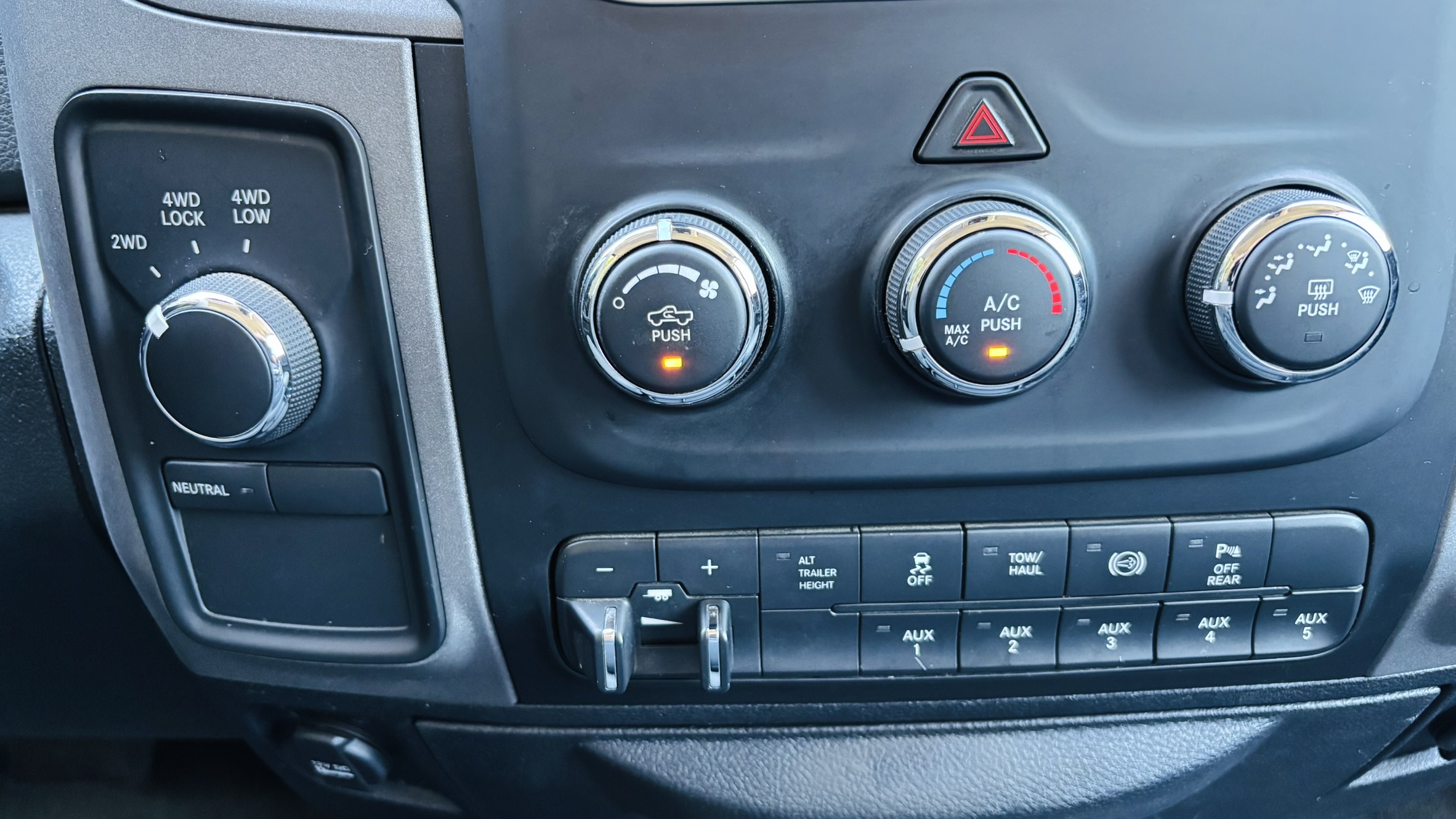 Used 2016 RAM 2500 Tradesman w/ Chrome Appearance Group AWD/4WD image 28