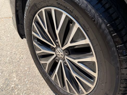 Used 2019 Volkswagen Jetta SE w/ Cold Weather Package FWD image 29
