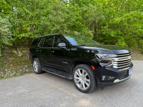 Used 2022 Chevrolet Tahoe High Country AWD/4WD image 5