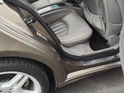 Used 2010 Mercedes-Benz CLS 550 image 10