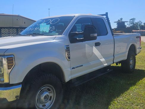 Used 2019 Ford F250 XL w/ Power Equipment Group image 6
