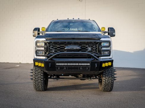 Used 2025 Ford F350 Platinum w/ Platinum Plus Package image 4