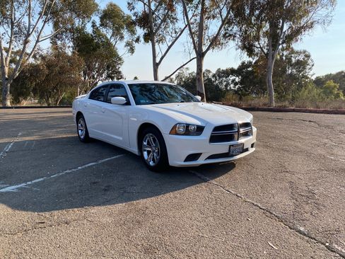 Used 2012 Dodge Charger SE w/ Sport Appearance Group image 10