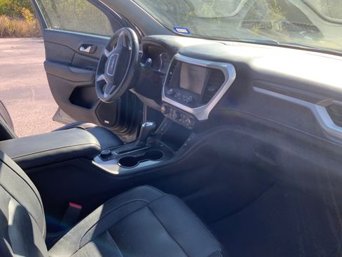 Used 2017 GMC Acadia SLT image 13