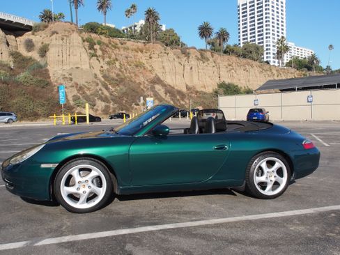 Used 2001 Porsche 911 Cabriolet image 4