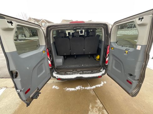 Used 2018 Ford Transit 150 XLT image 11