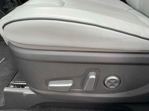 Used 2024 Hyundai Palisade SEL w/ Premium Package image 28