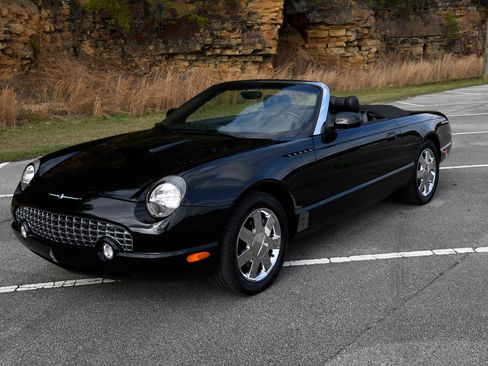 Used 2002 Ford Thunderbird RWD image 10