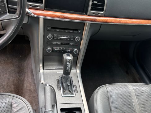 Used 2010 Lincoln MKZ image 6