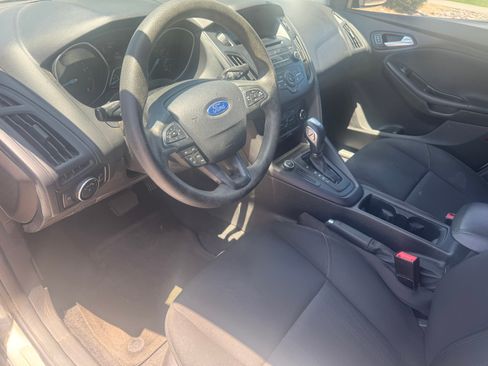 Used 2015 Ford Focus SE FWD image 21