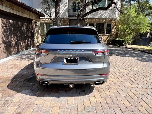 Used 2022 Porsche Cayenne image 8
