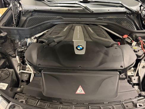 Used 2014 BMW X5 xDrive50i image 9