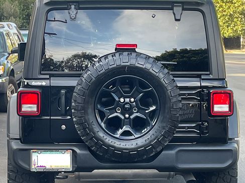 Used 2023 Jeep Wrangler Sport AWD/4WD image 8