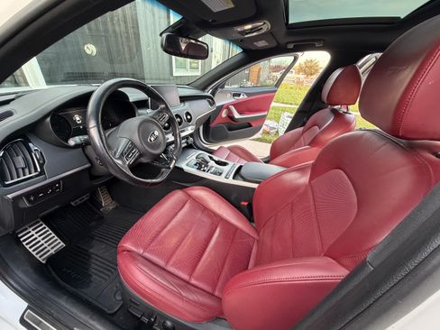 Used 2019 Kia Stinger GT2 image 11