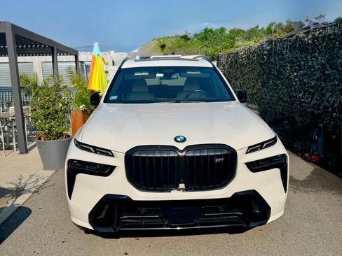 Used 2023 BMW X7 M60i w/ Executive Package image 1