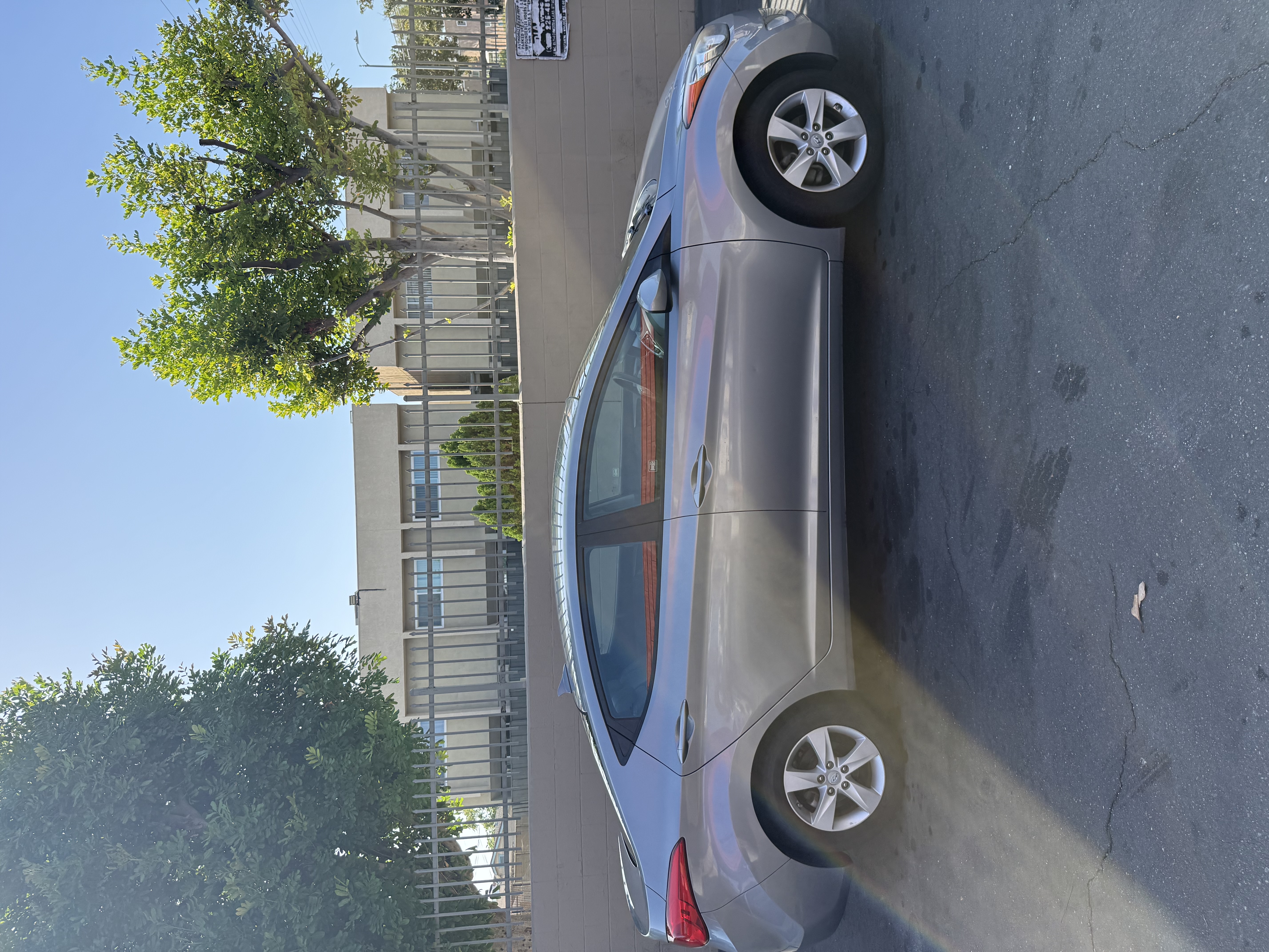 Used 2012 Hyundai Elantra GLS w/ Preferred Pkg 3 FWD image 6
