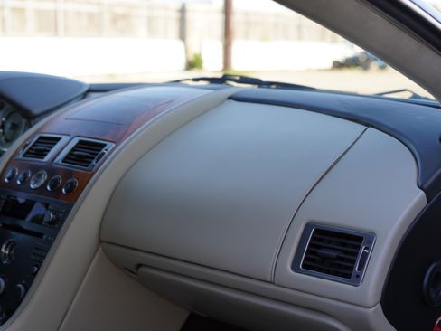 Used 2005 Aston Martin DB9 Coupe RWD image 11
