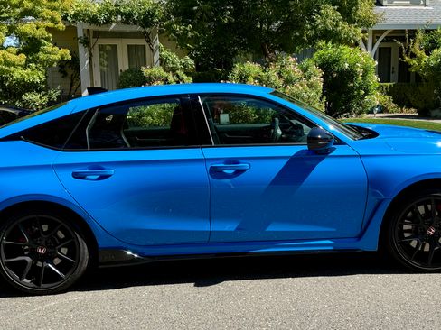 Used 2025 Honda Civic Type R image 8
