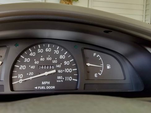 Used 2003 Toyota Tacoma PreRunner RWD image 12