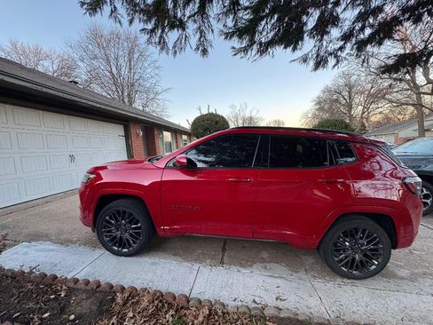 Used 2022 Jeep Compass Limited w/ (RED) Package image 2