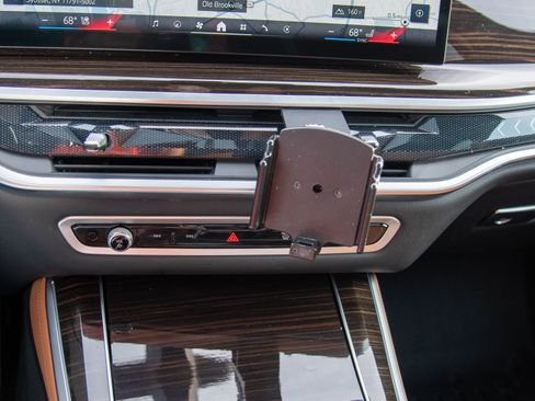 Used 2024 BMW X5 xDrive40i w/ Premium Package image 13