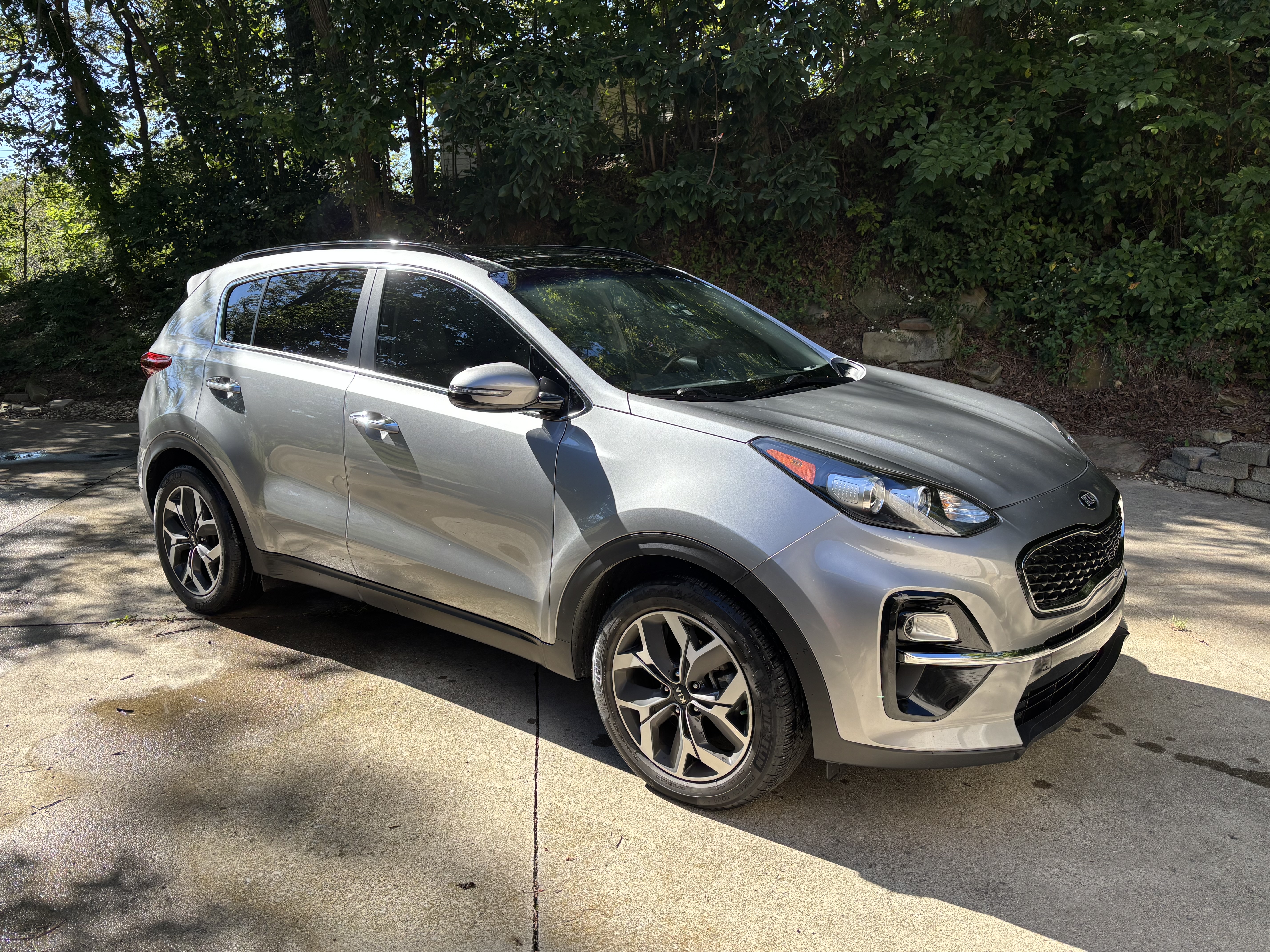Used 2022 Kia Sportage EX FWD image 5