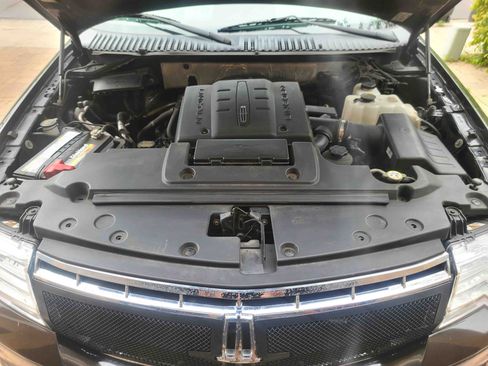 Used 2012 Lincoln Navigator 4WD image 14