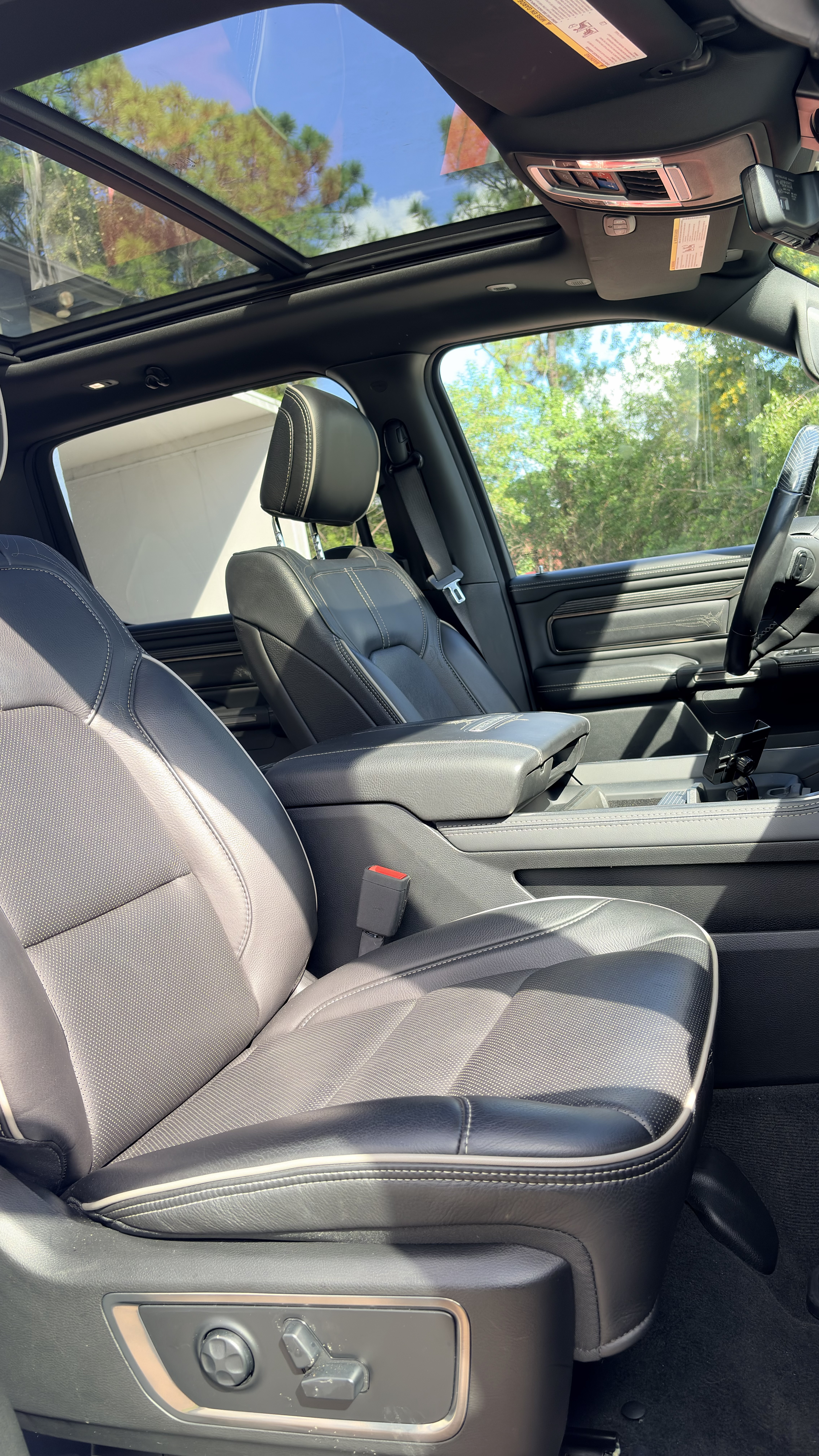 Used 2021 RAM 1500 Limited w/ Night Edition AWD/4WD image 12