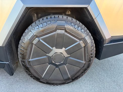 Used 2024 Tesla Cybertruck Cyberbeast image 5