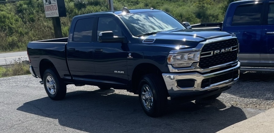 Used 2022 RAM 2500 Big Horn w/ Cold Weather Group AWD/4WD image 1