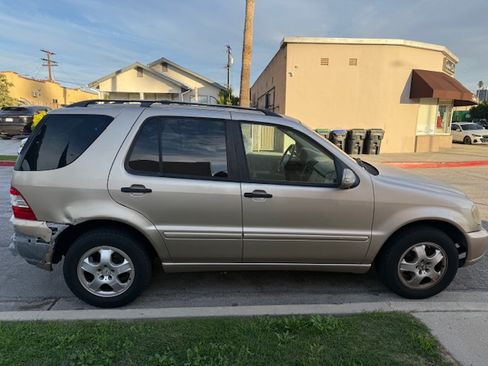 Used 2002 Mercedes-Benz ML 320 4MATIC image 1